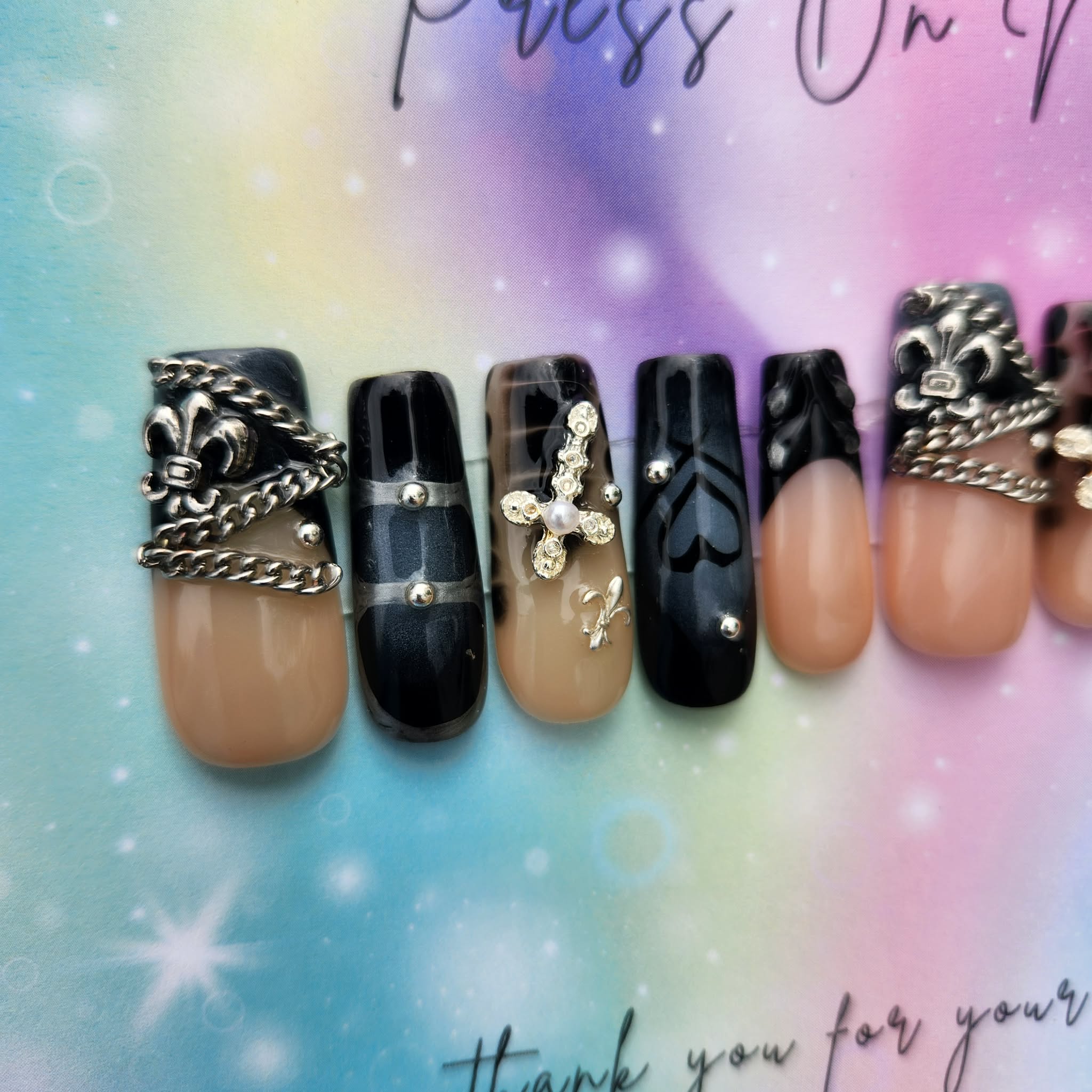 black/navy blue heart chain press ons