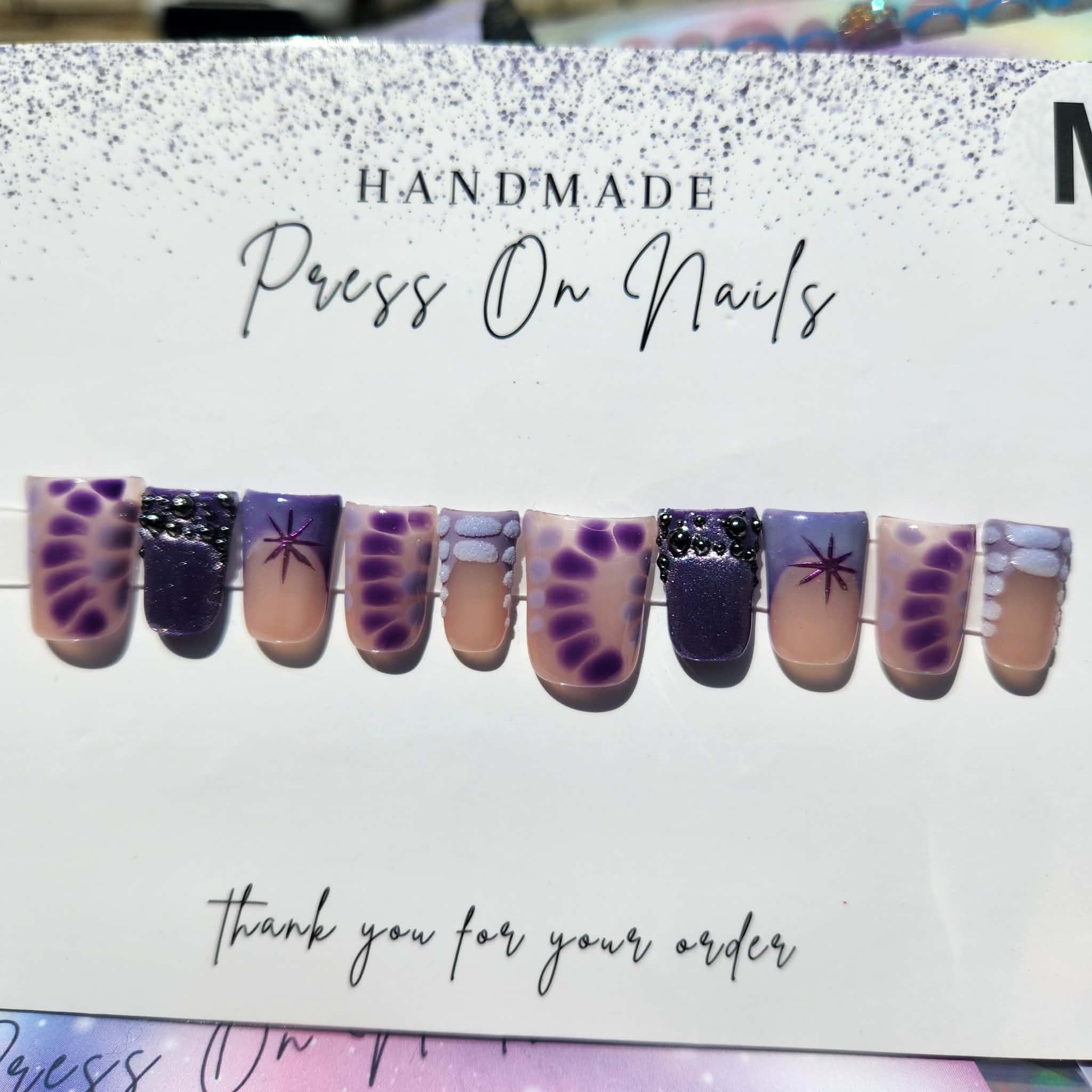 Short duck shape lavender purple bloom cat eye crystal press ons