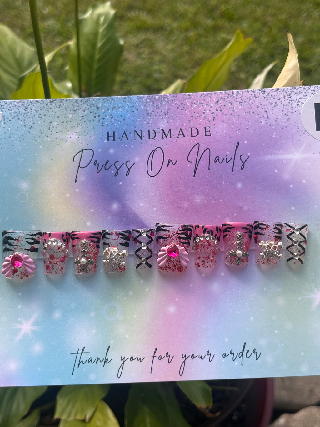 Short duck shape clear glitter black print  heart pink French tip press ons
